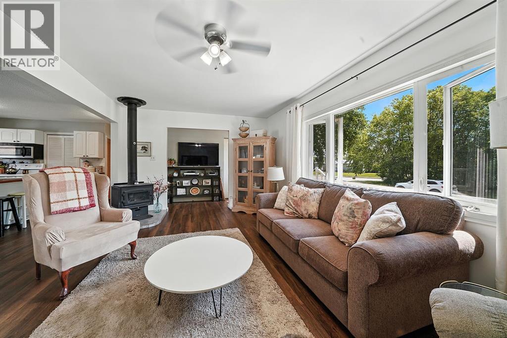 Photo 9 of 5822 59 A Street, Red Deer AB
