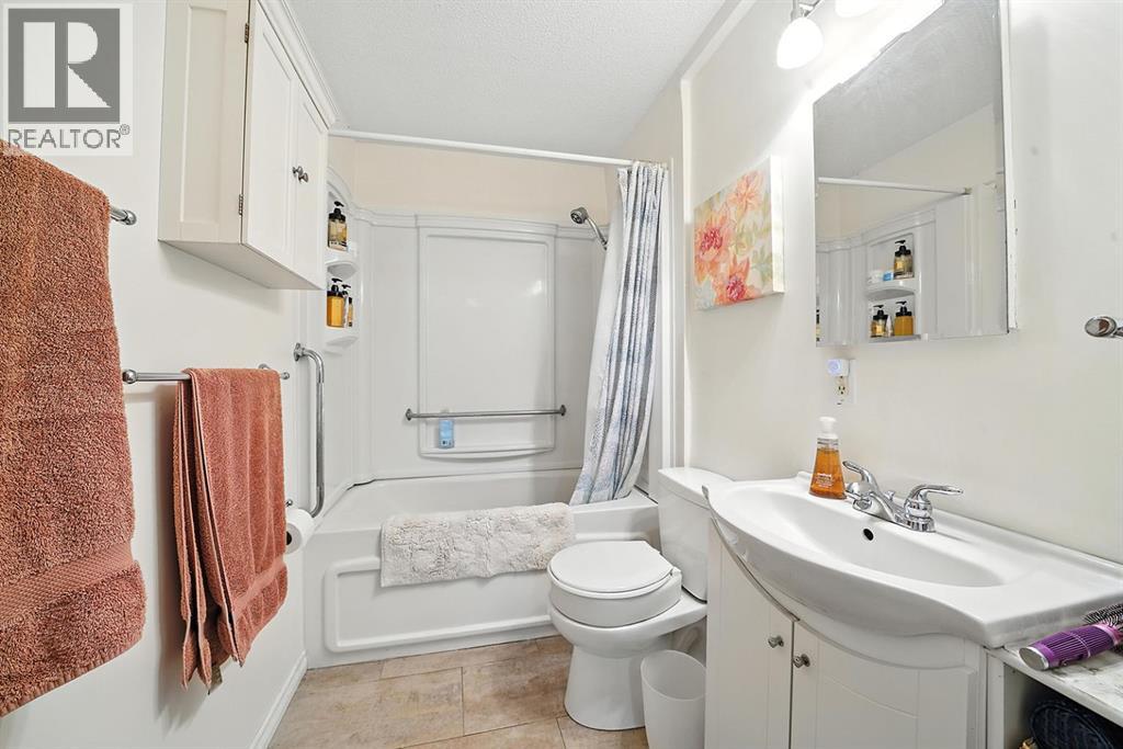 Photo 16 of 5822 59 A Street, Red Deer AB