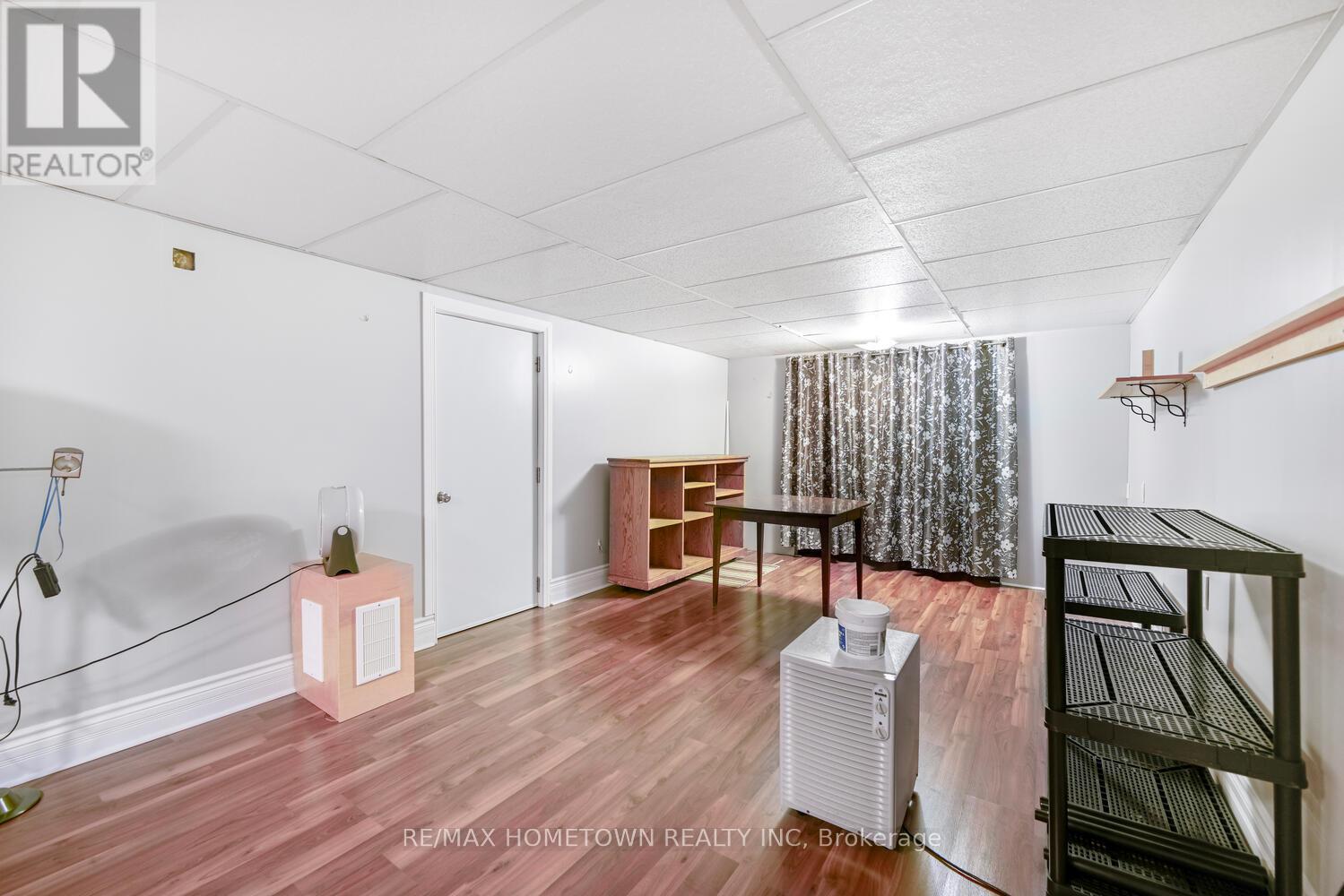 Photo 19 of 100 Windsor Drive, Brockville ON
