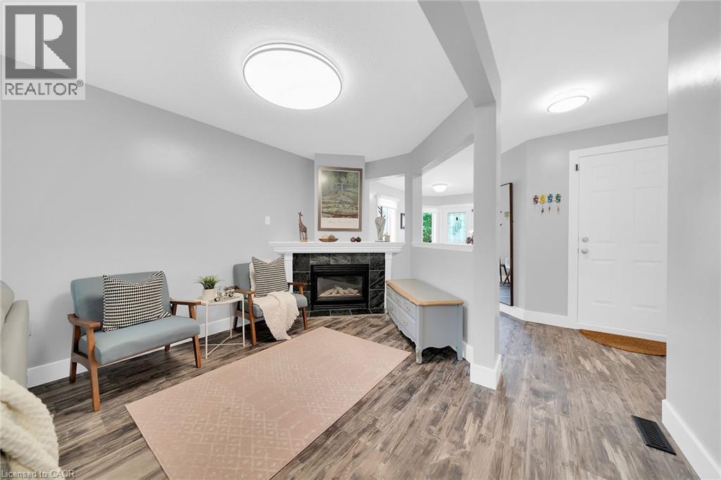 Photo 8 of 5129 Lampman Avenue, Burlington ON