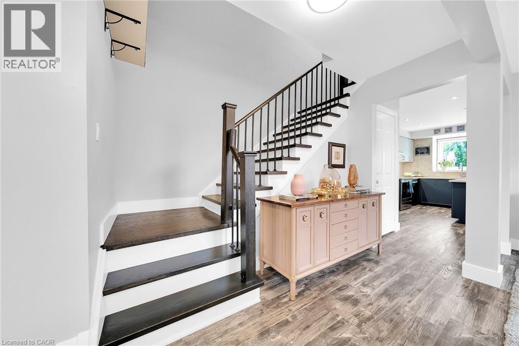 Photo 9 of 5129 Lampman Avenue, Burlington ON