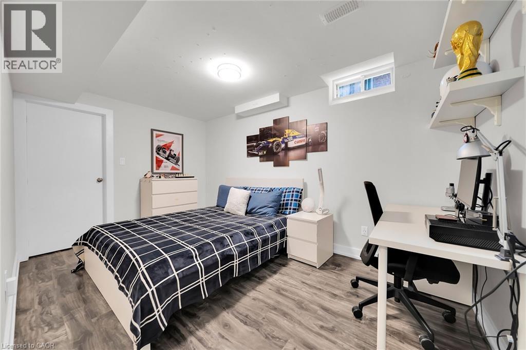 Photo 33 of 5129 Lampman Avenue, Burlington ON