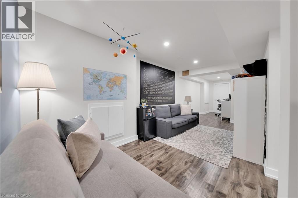 Photo 30 of 5129 Lampman Avenue, Burlington ON