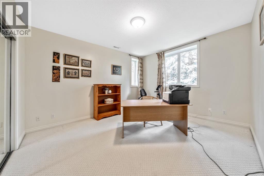 Single Family House Bungalow for Sale in  Simcoe Crescent SW Signal Hill Calgary 