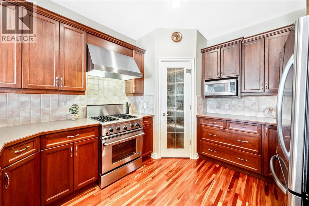 Single Family House Bungalow for Sale in  Simcoe Crescent SW Signal Hill Calgary 