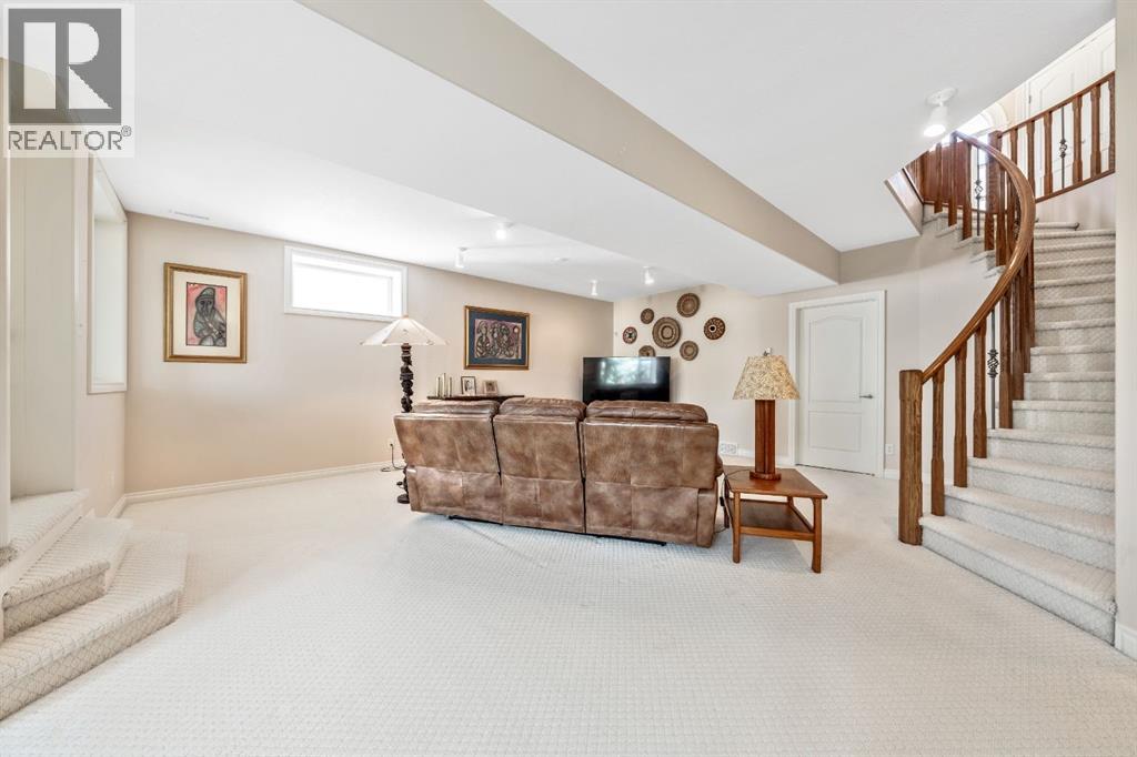 Single Family House Bungalow for Sale in  Simcoe Crescent SW Signal Hill Calgary 