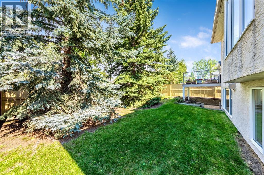 Single Family House Bungalow for Sale in  Simcoe Crescent SW Signal Hill Calgary 