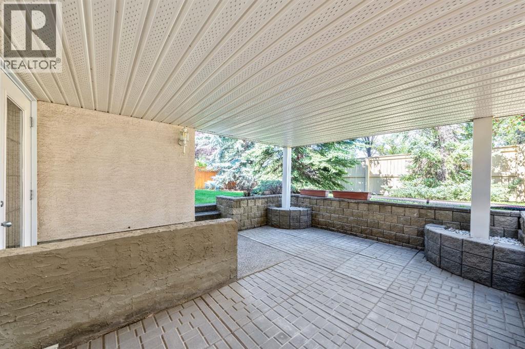 Single Family House Bungalow for Sale in  Simcoe Crescent SW Signal Hill Calgary 