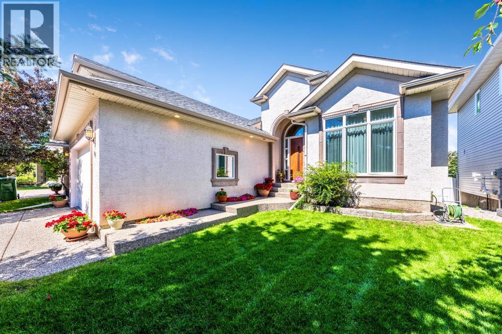 Single Family House Bungalow for Sale in  Simcoe Crescent SW Signal Hill Calgary 