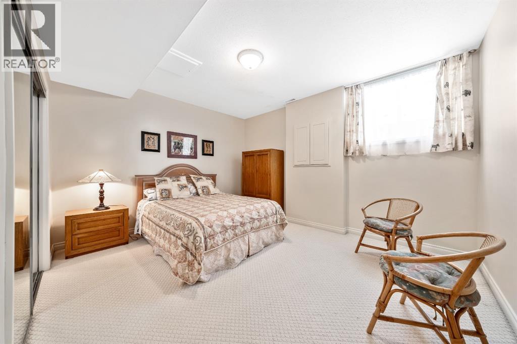 Single Family House Bungalow for Sale in  Simcoe Crescent SW Signal Hill Calgary 