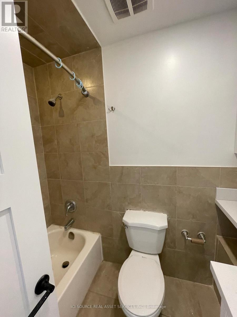 Photo 16 of 4 754 Queen Street E, Toronto ON