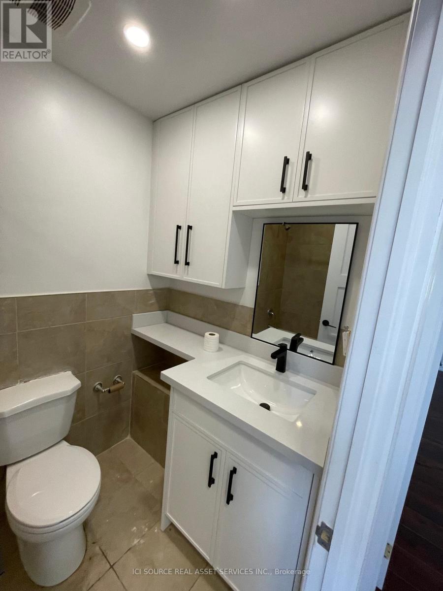 Photo 15 of 4 754 Queen Street E, Toronto ON