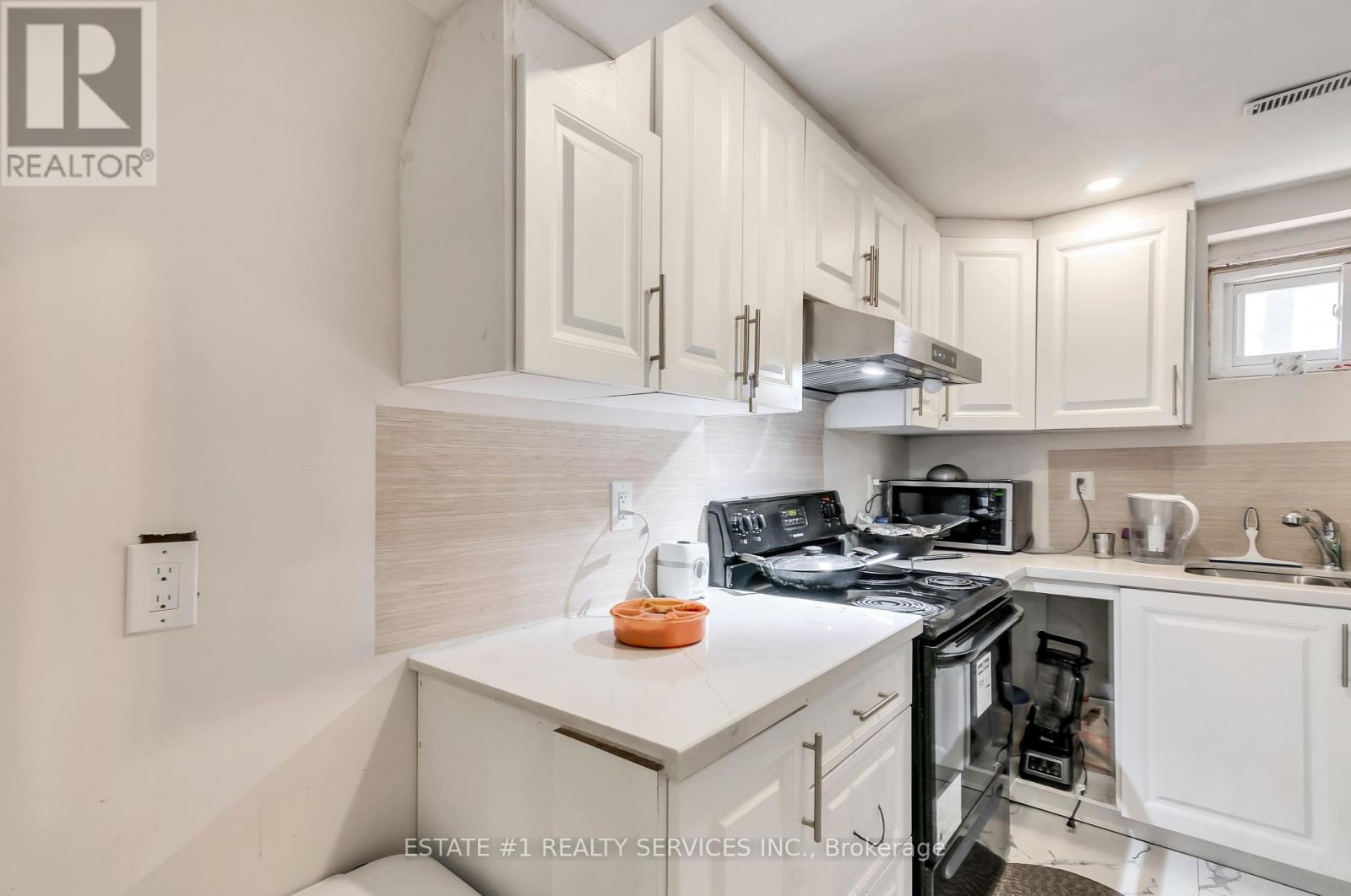 Photo 23 of 9 Dowling Crescent, Brampton ON