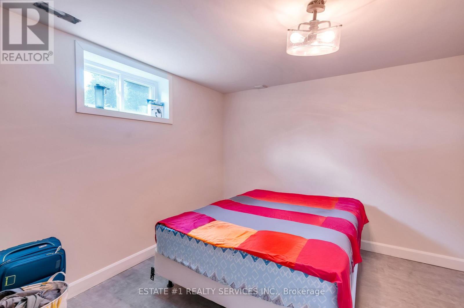 Photo 18 of 9 Dowling Crescent, Brampton ON