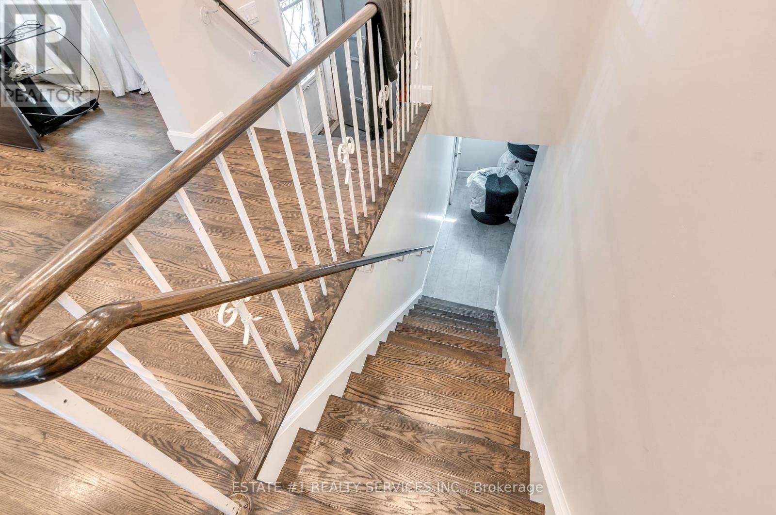 Photo 16 of 9 Dowling Crescent, Brampton ON