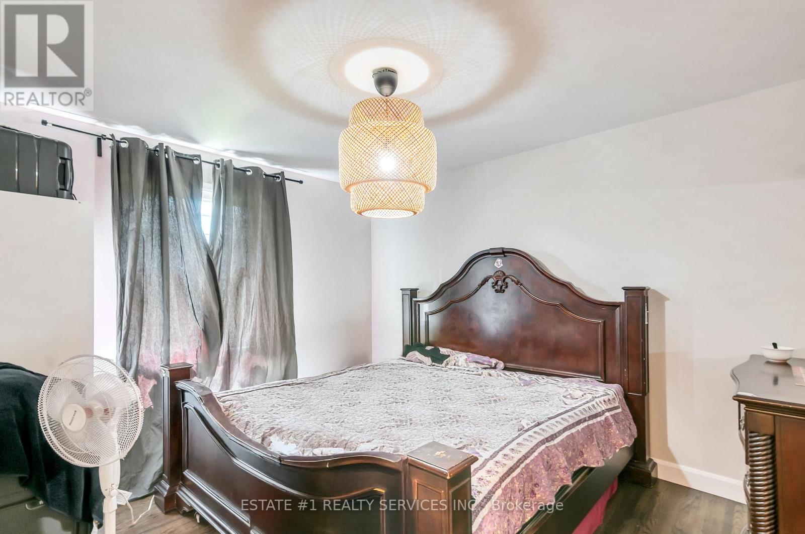 Photo 14 of 9 Dowling Crescent, Brampton ON
