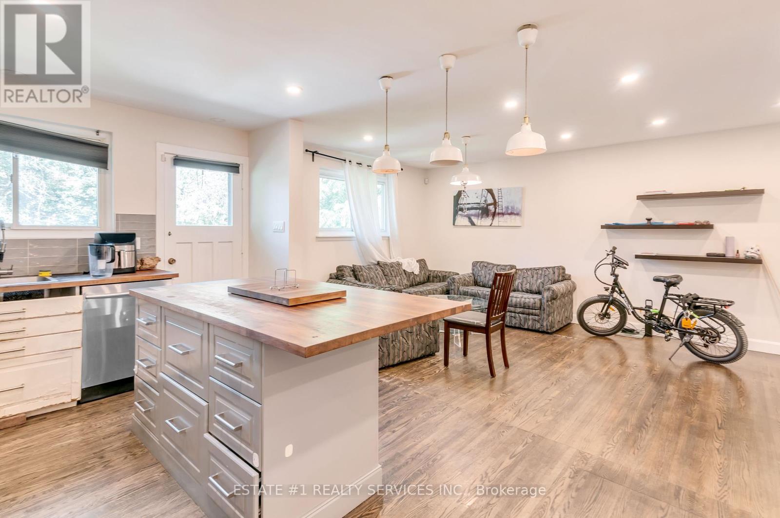 Photo 12 of 9 Dowling Crescent, Brampton ON