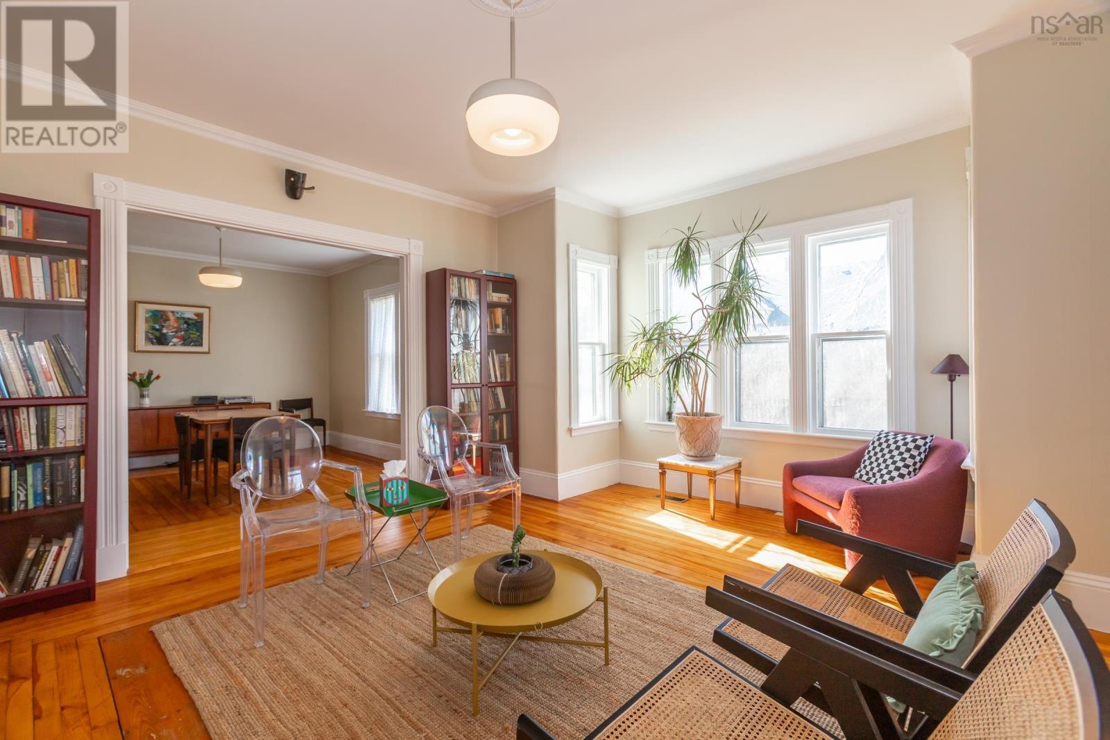 Property 21 of 49 of 703 Saint George Street