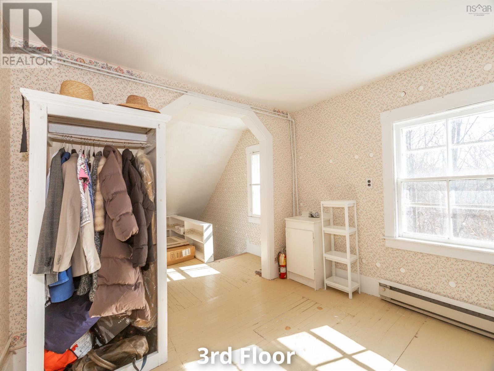 Property 42 of 49 of 703 Saint George Street