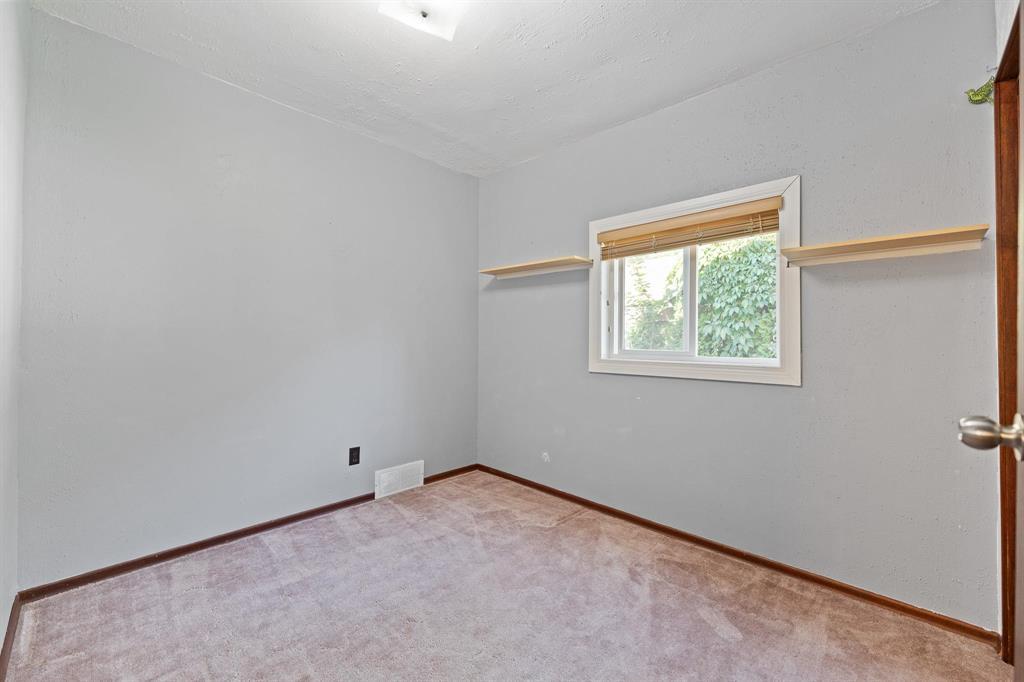 Photo 15 of 55 Lennox Avenue, Winnipeg MB