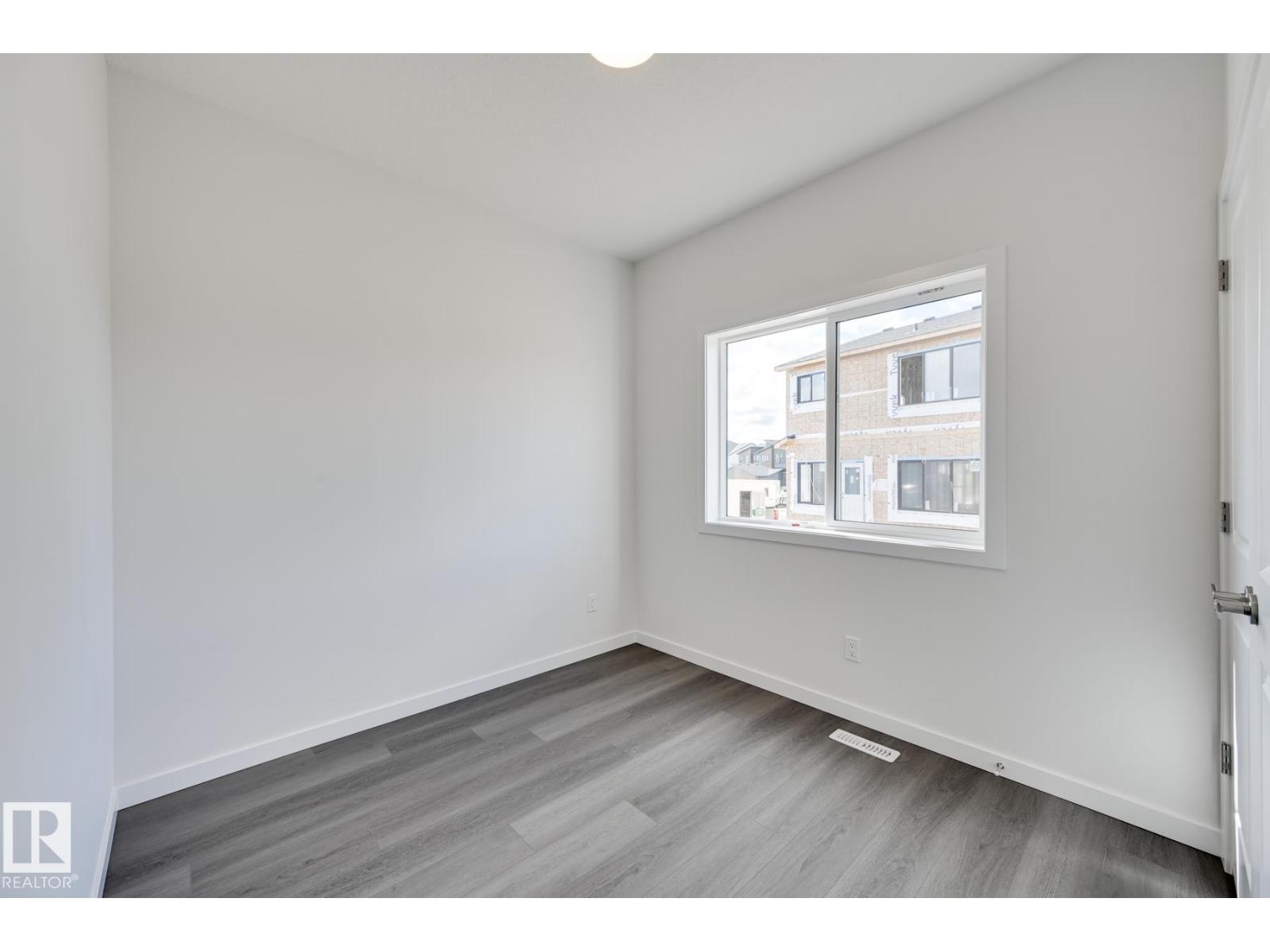 Photo 13 of 9106 Elves Lo Nw, Edmonton AB