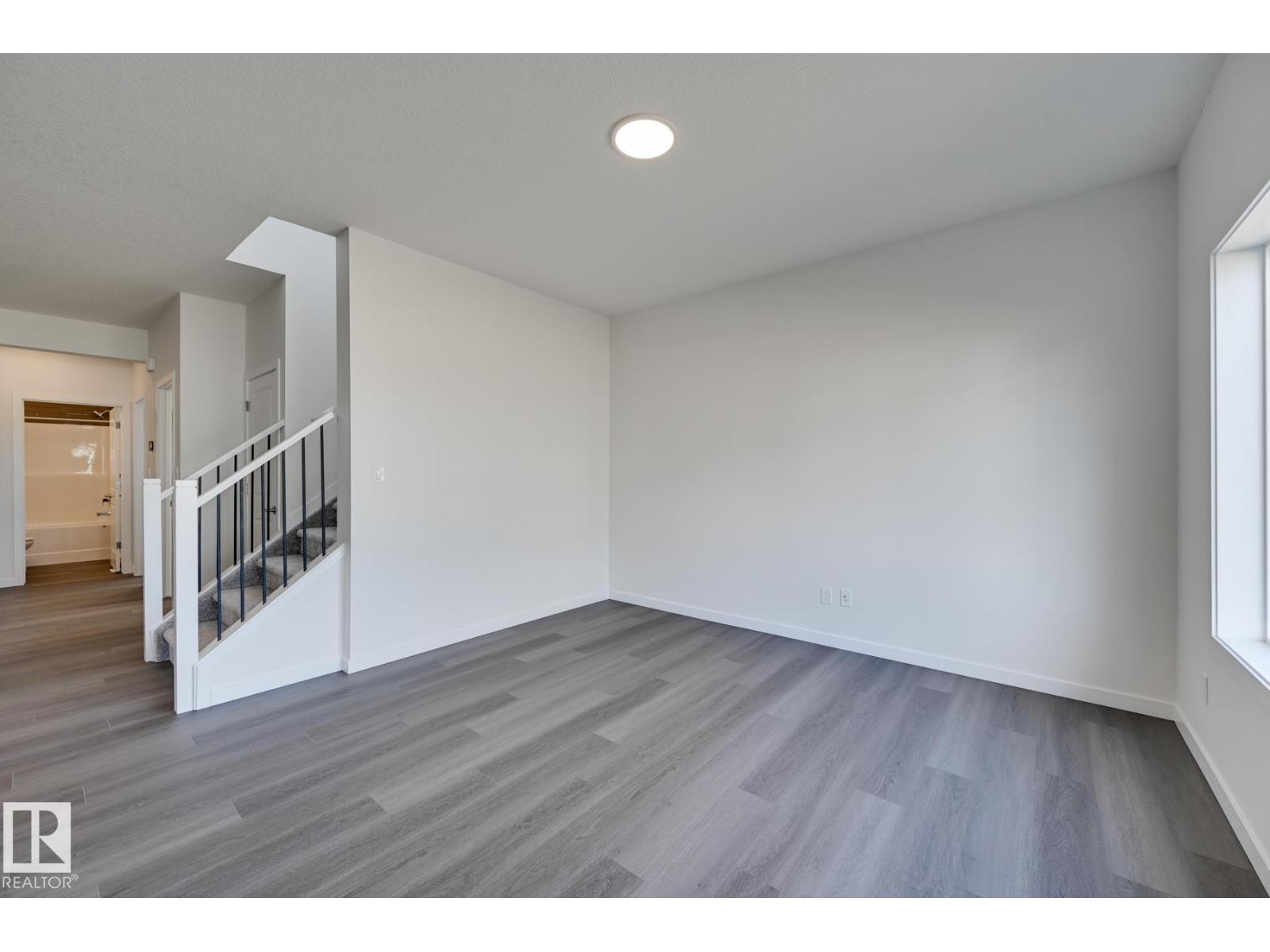 Photo 20 of 9106 Elves Lo Nw, Edmonton AB