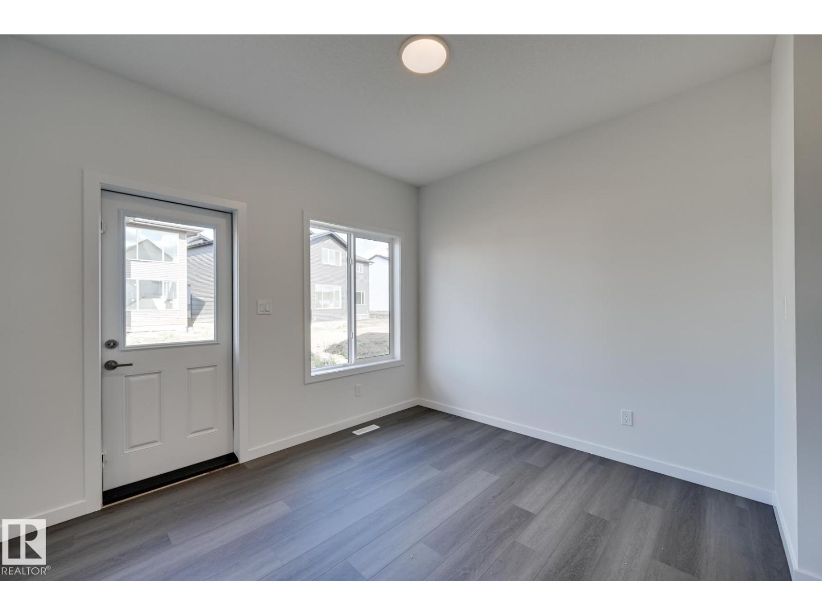 Photo 4 of 9106 Elves Lo Nw, Edmonton AB