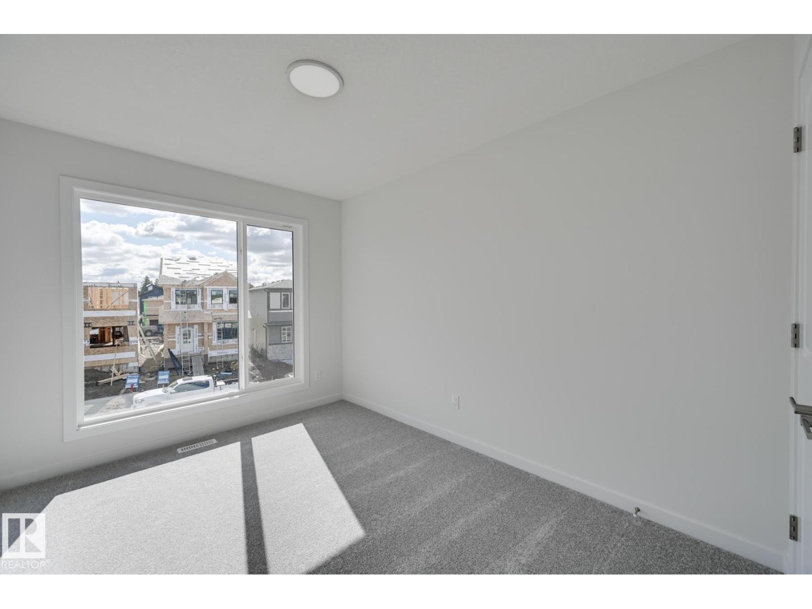 Photo 7 of 9106 Elves Lo Nw, Edmonton AB