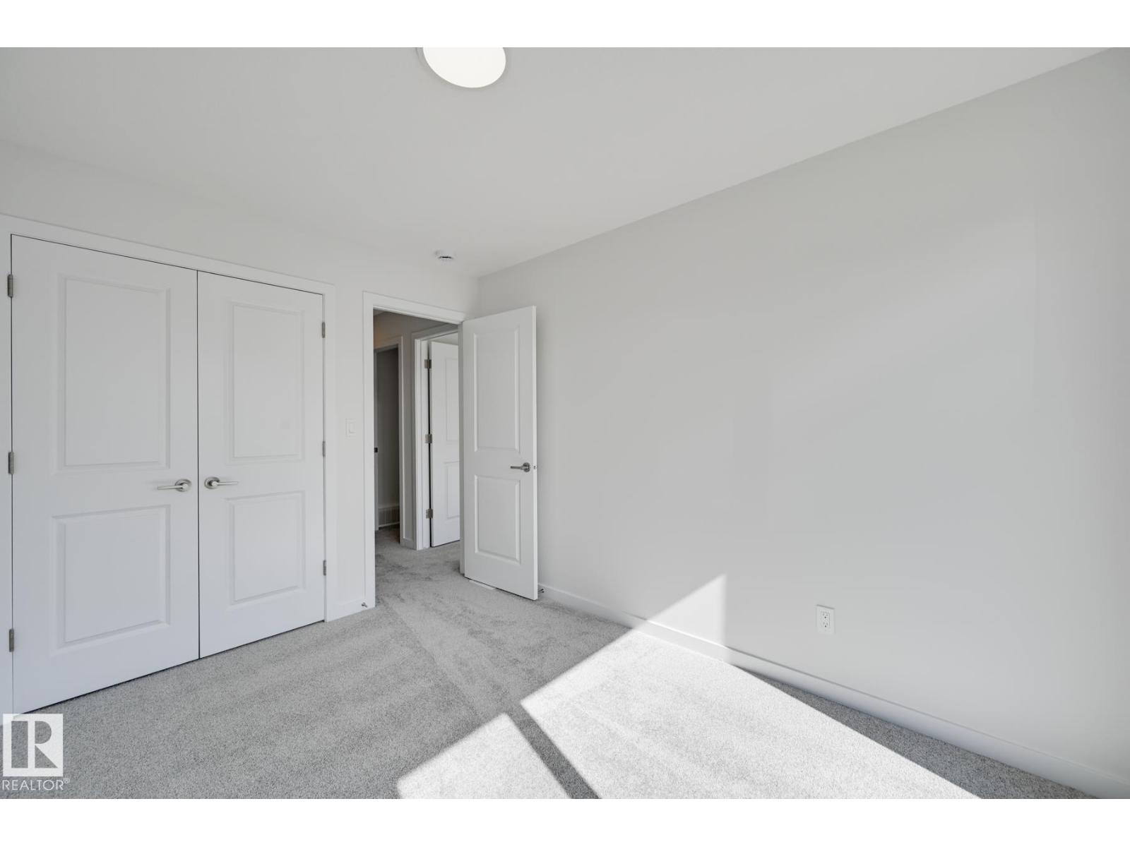 Photo 8 of 9106 Elves Lo Nw, Edmonton AB