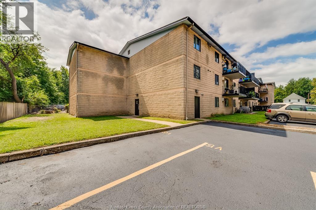 Photo 31 of 3355 Sandwich Street Unit 207, Windsor ON