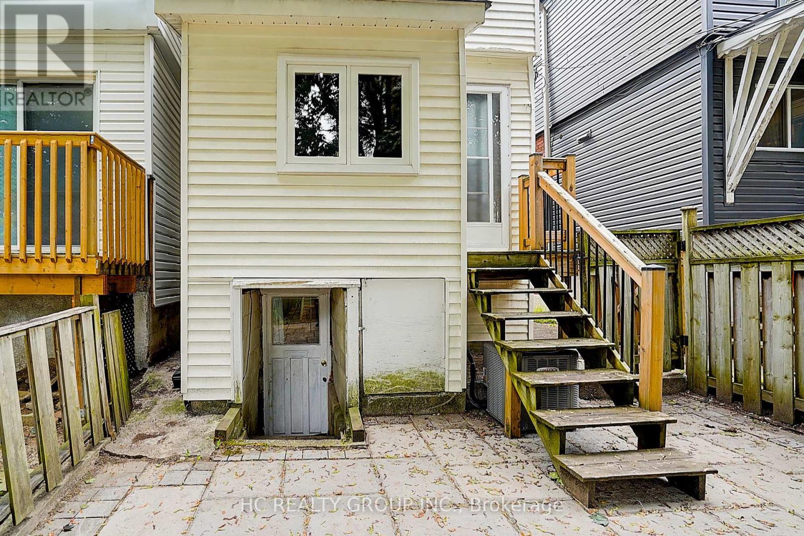 Photo 11 of 116 Holborne Avenue, Toronto ON