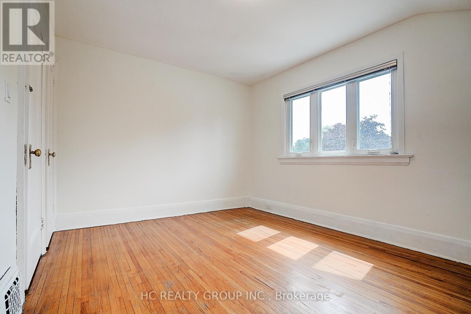 Photo 15 of 116 Holborne Avenue, Toronto ON