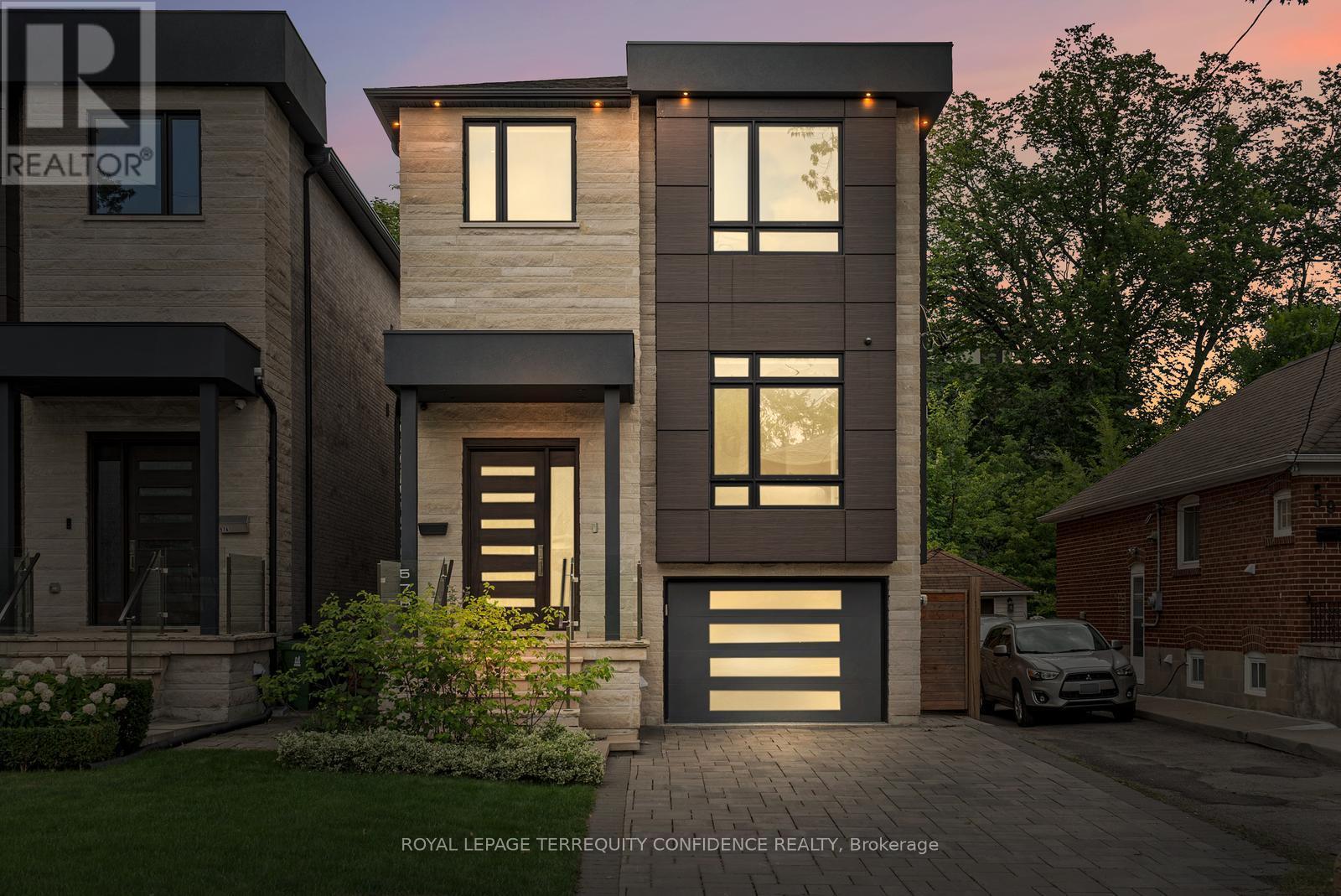 Photo 14 of 57 B Horsham Avenue, Toronto ON