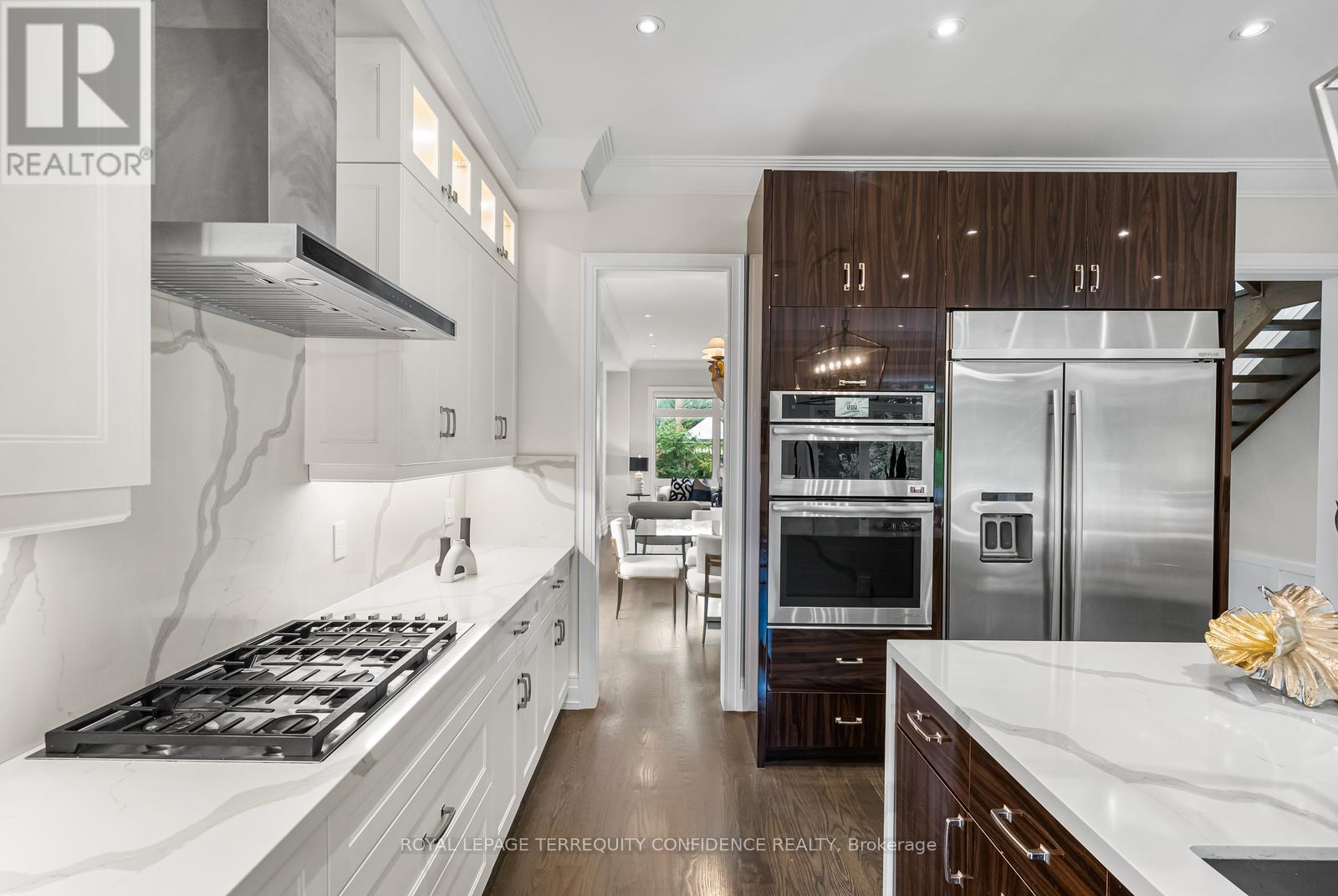 Photo 2 of 57 B Horsham Avenue, Toronto ON