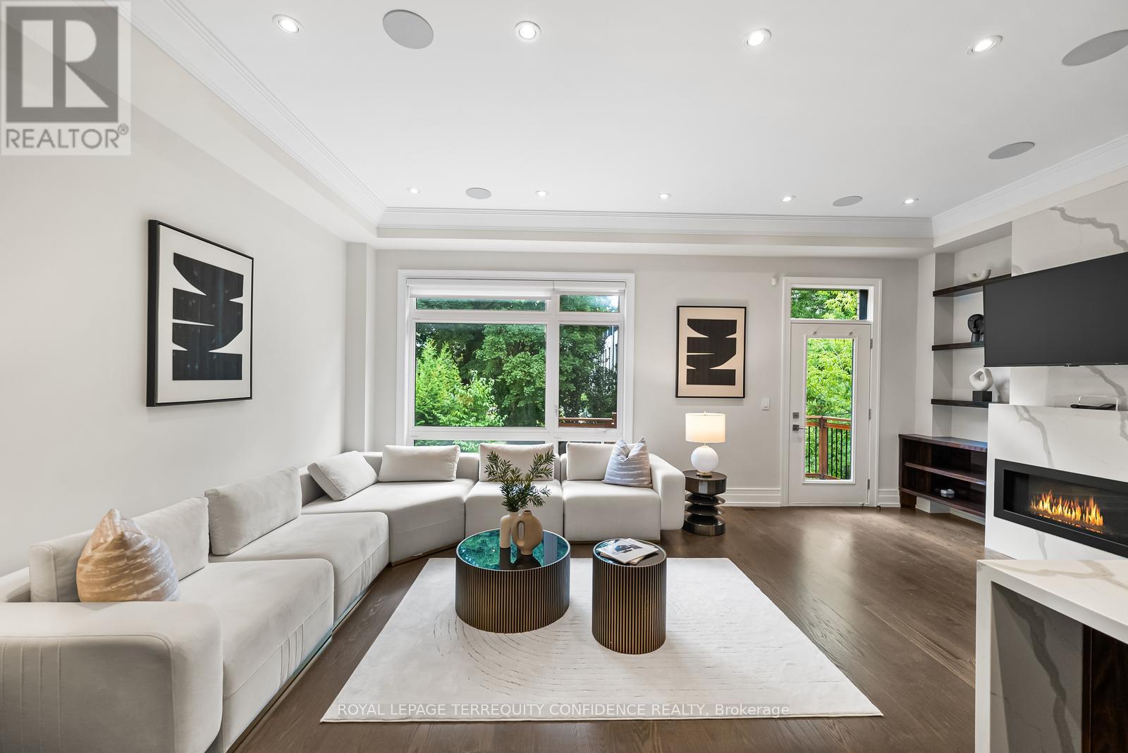 Photo 35 of 57 B Horsham Avenue, Toronto ON