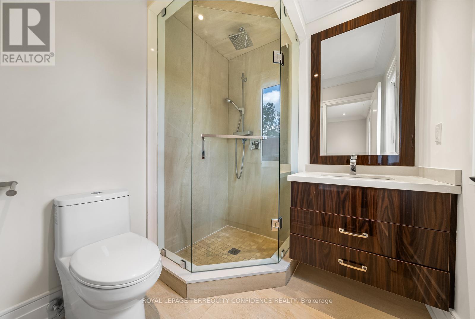 Photo 39 of 57 B Horsham Avenue, Toronto ON