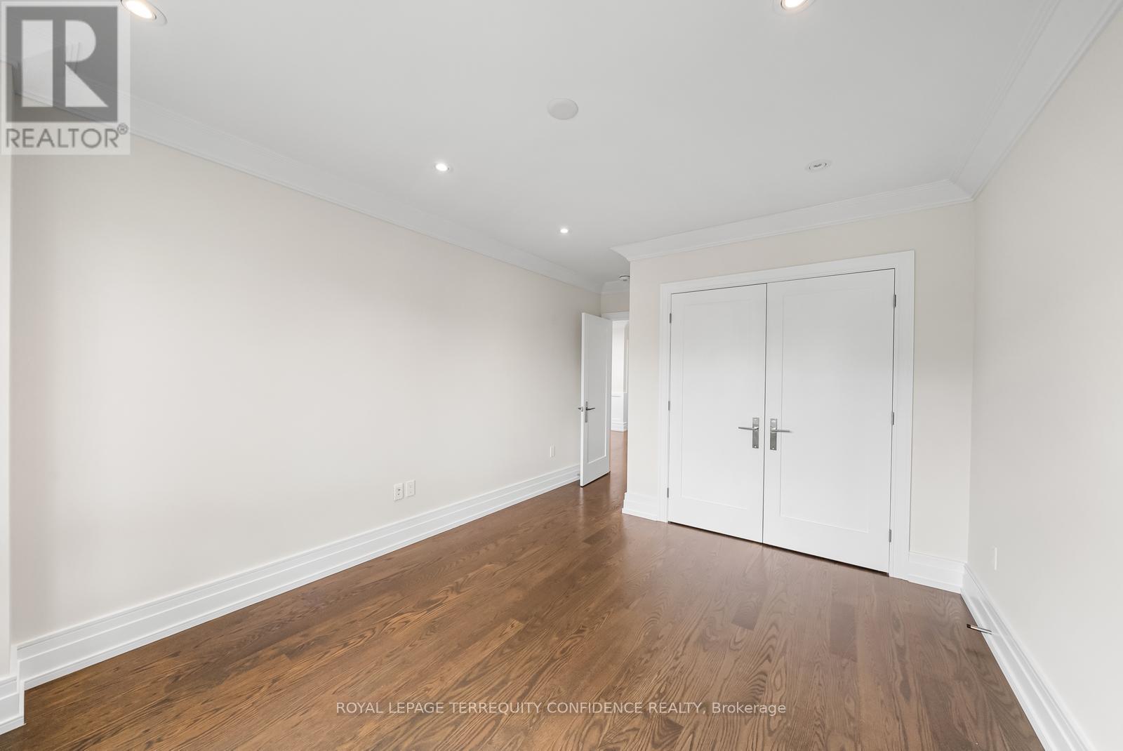 Photo 40 of 57 B Horsham Avenue, Toronto ON