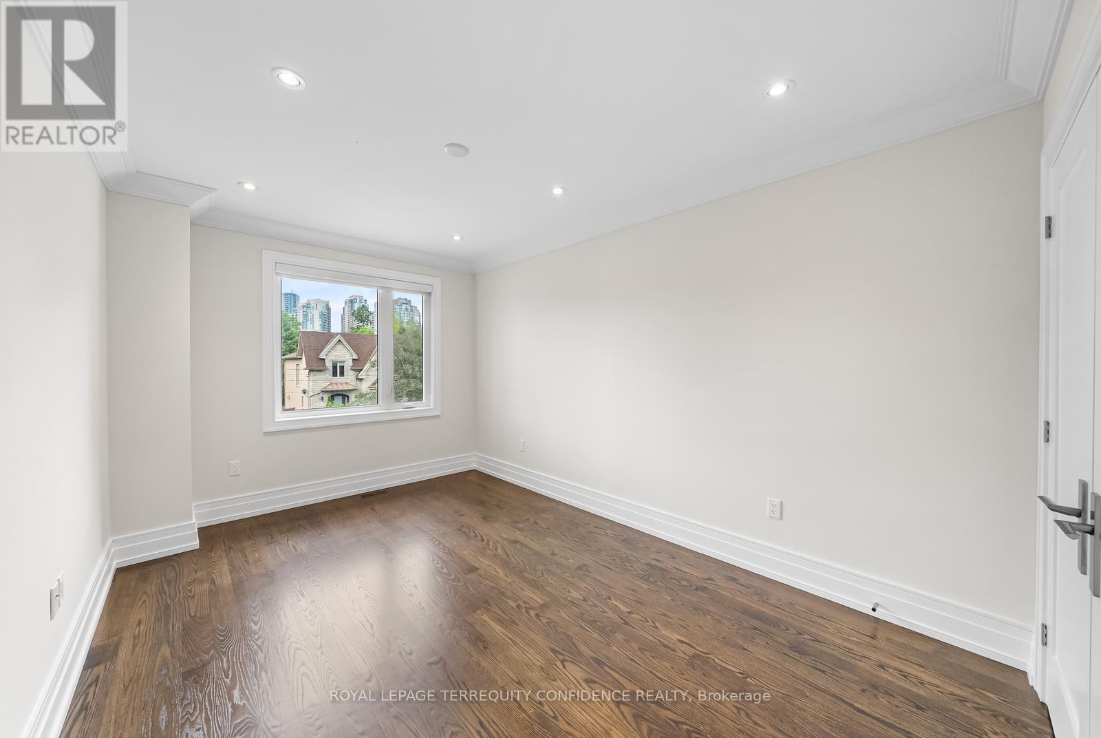 Photo 42 of 57 B Horsham Avenue, Toronto ON