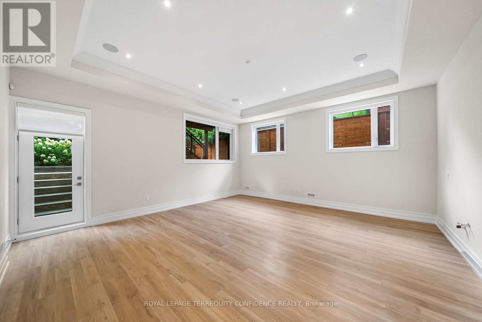 Photo 36 of 57 B Horsham Avenue, Toronto ON