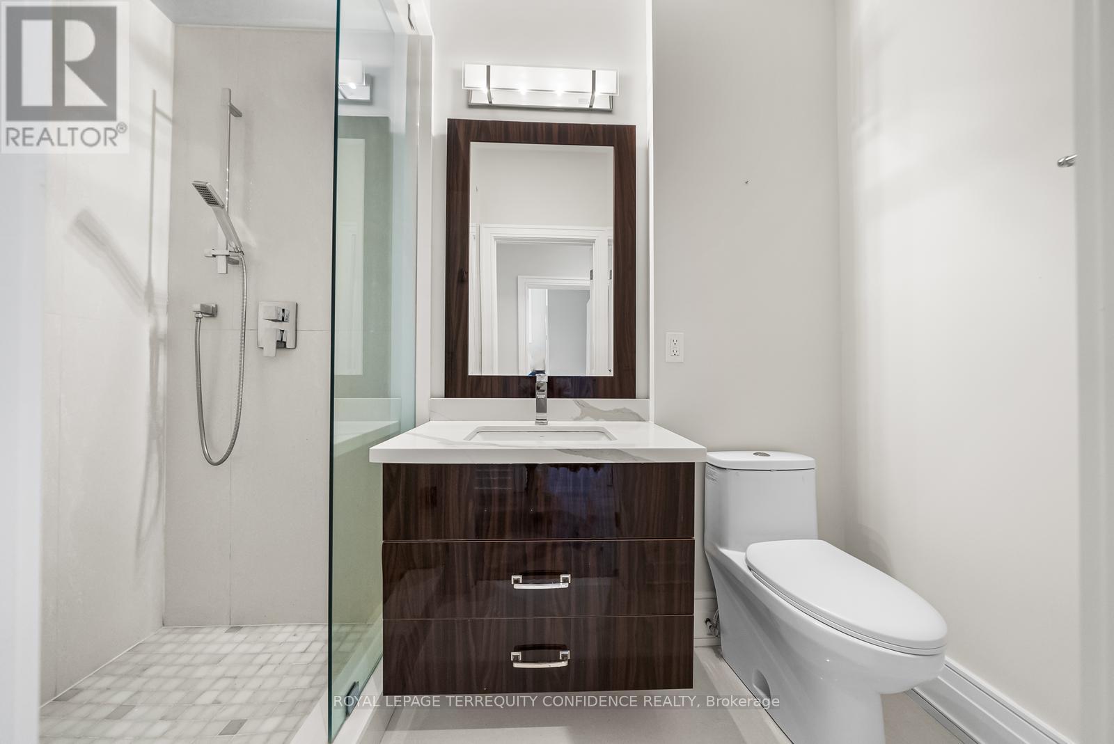 Photo 24 of 57 B Horsham Avenue, Toronto ON