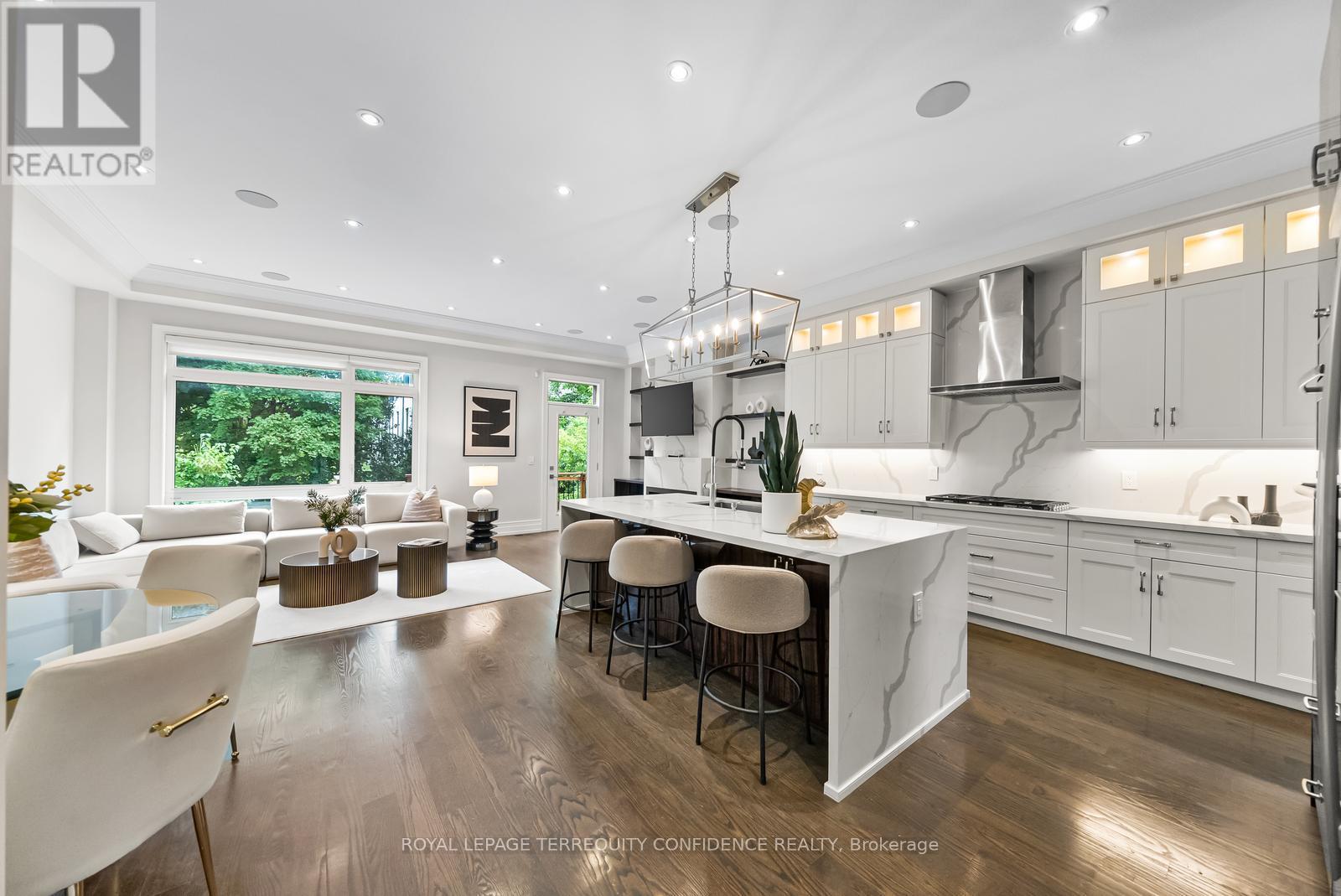 Photo 18 of 57 B Horsham Avenue, Toronto ON