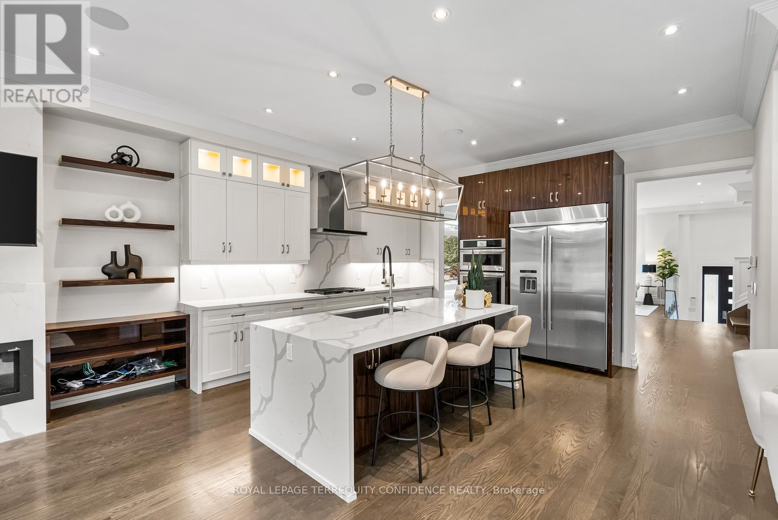 Photo 30 of 57 B Horsham Avenue, Toronto ON