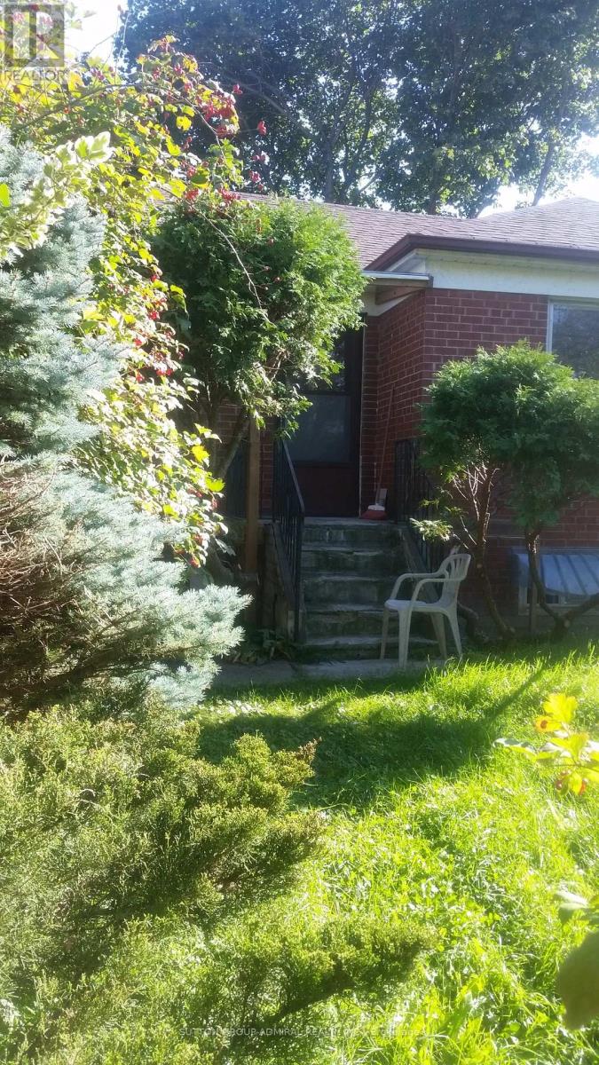 Photo 24 of 59 Dallas Road, Toronto ON