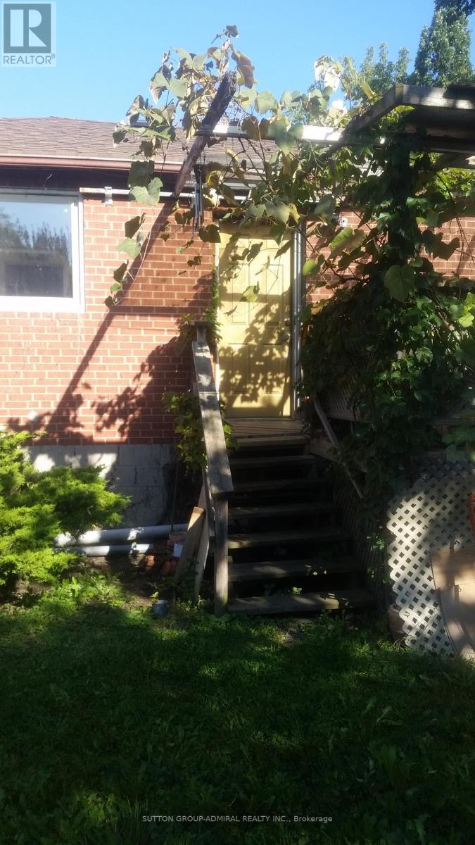 Photo 25 of 59 Dallas Road, Toronto ON