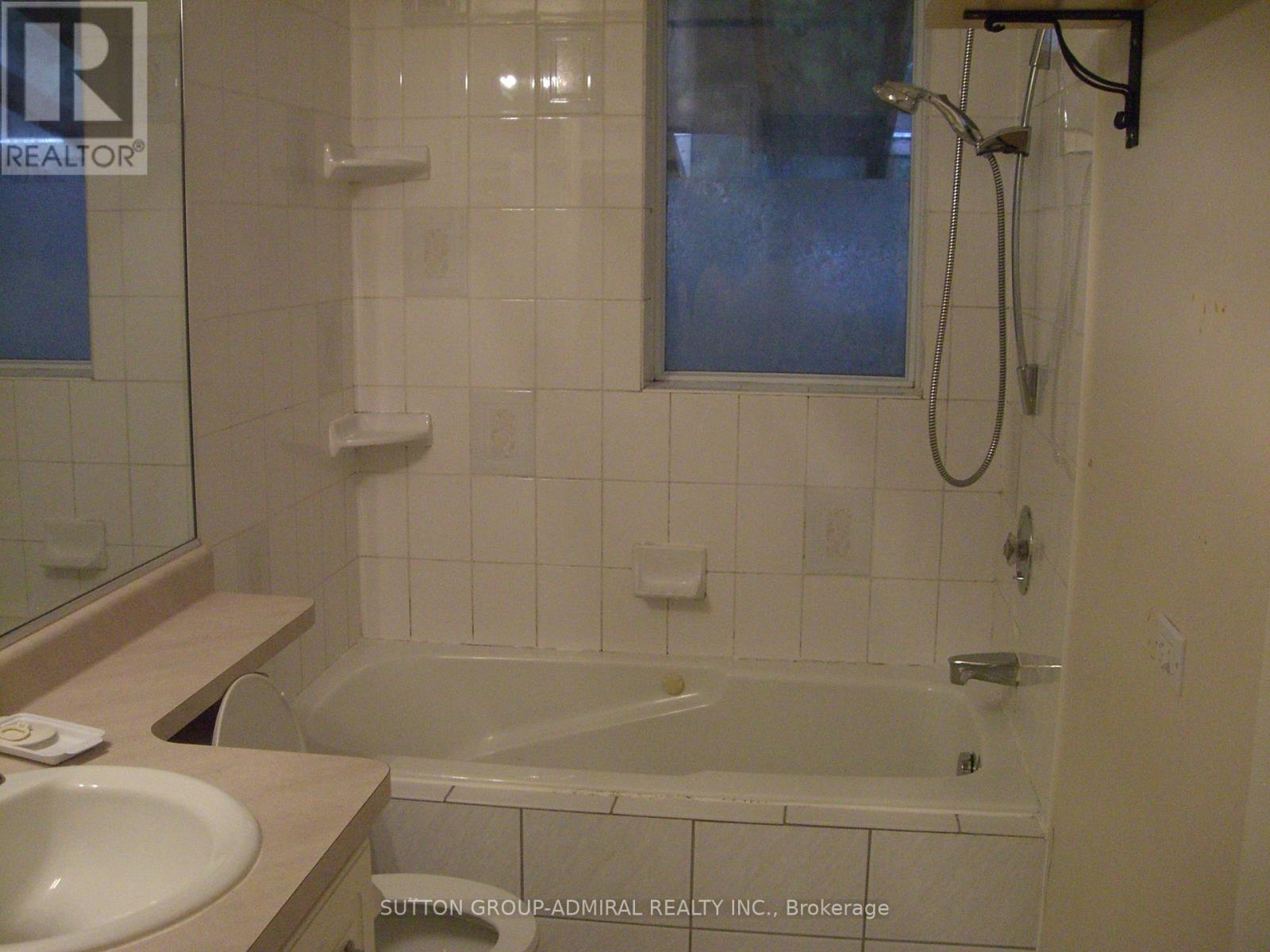 Photo 7 of 59 Dallas Road, Toronto ON