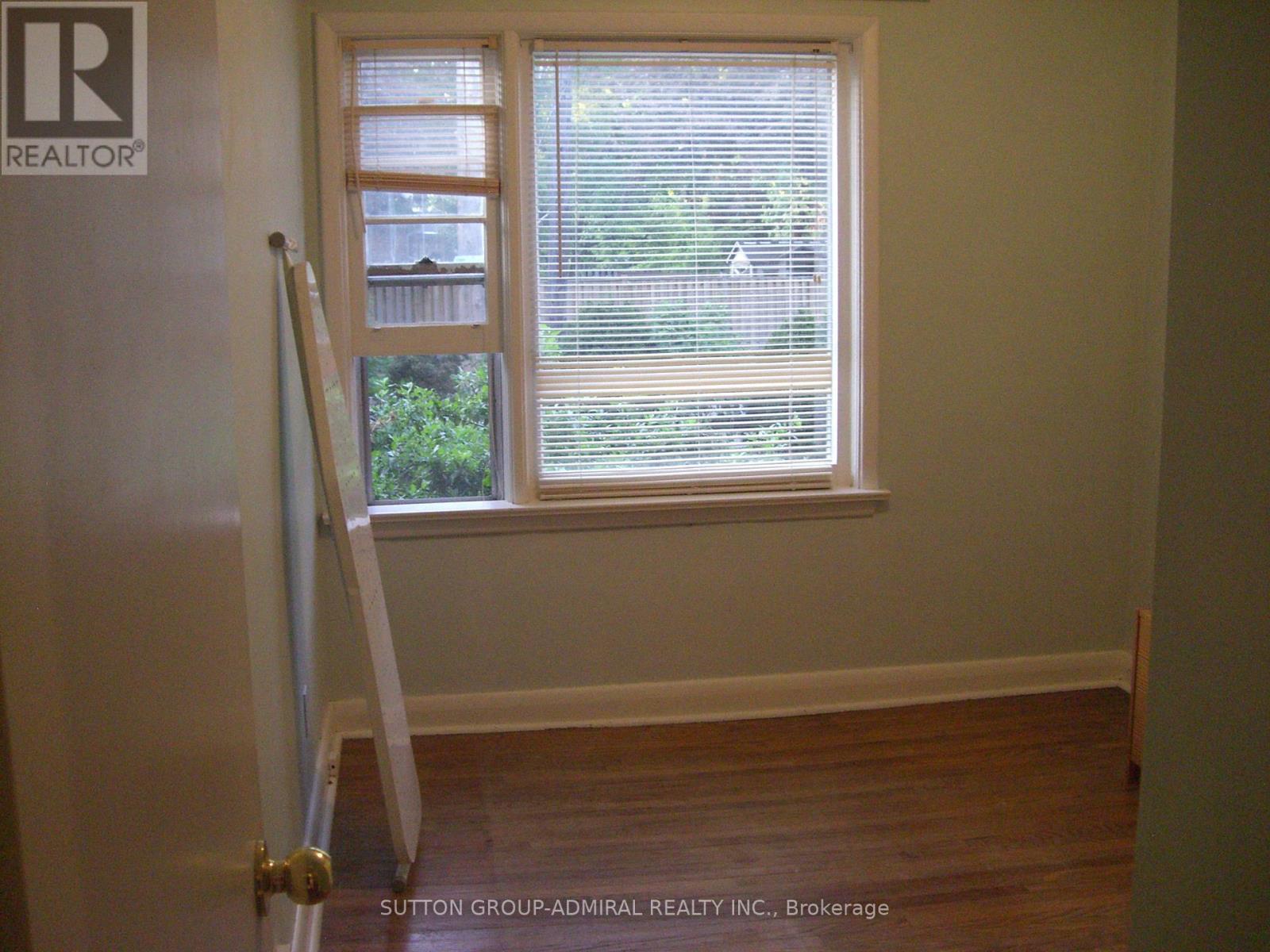 Photo 8 of 59 Dallas Road, Toronto ON