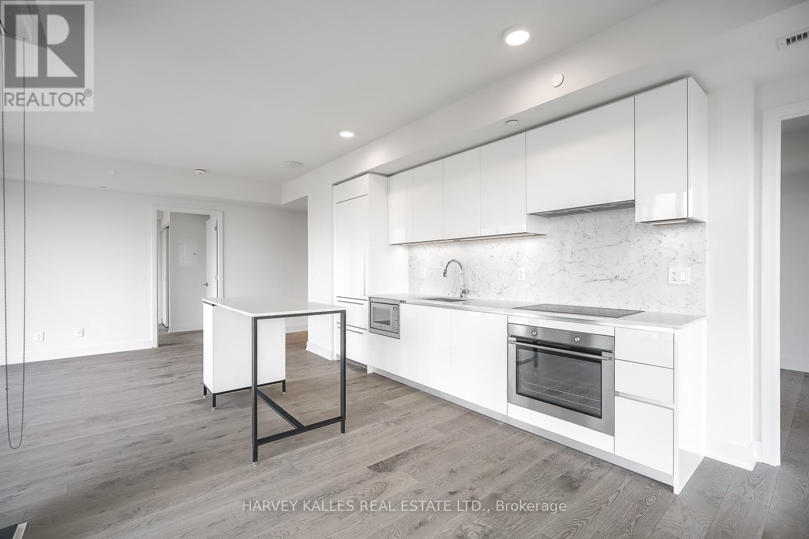 Photo 10 of 3307 8 Cumberland Street, Toronto ON