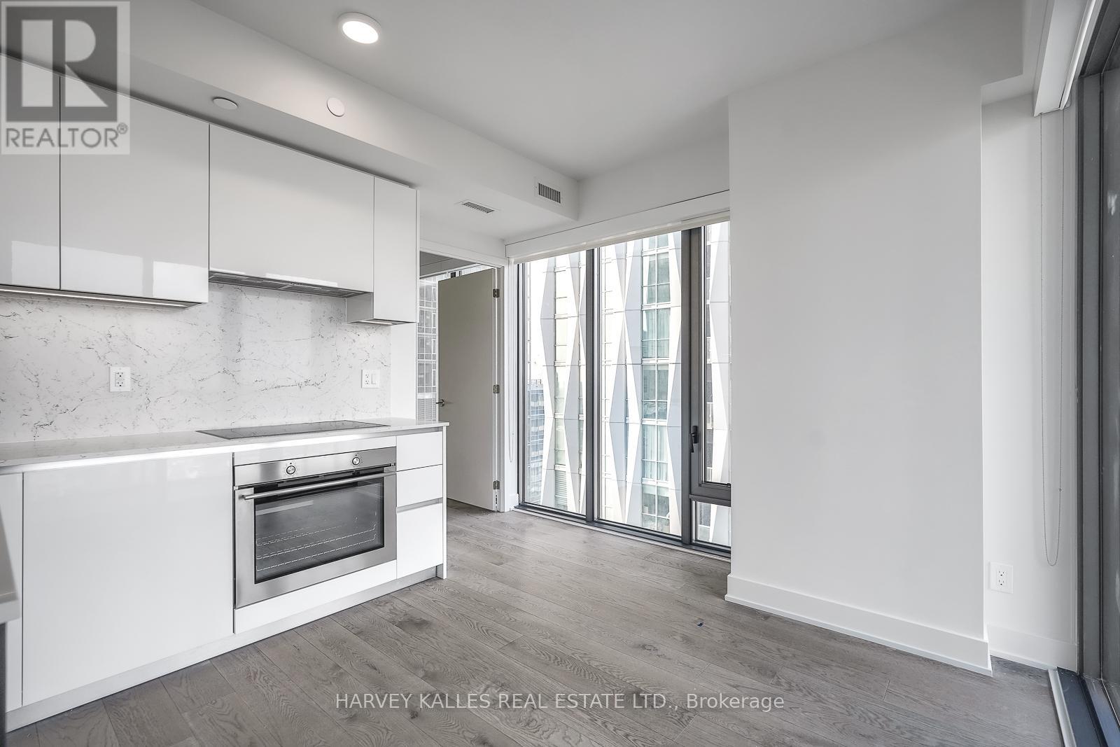 Photo 13 of 3307 8 Cumberland Street, Toronto ON
