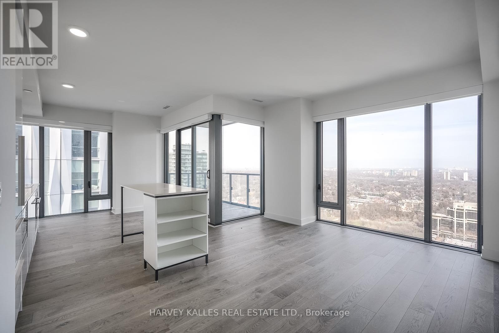 Photo 2 of 3307 8 Cumberland Street, Toronto ON
