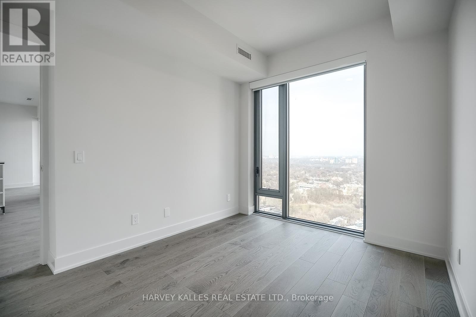 Photo 23 of 3307 8 Cumberland Street, Toronto ON